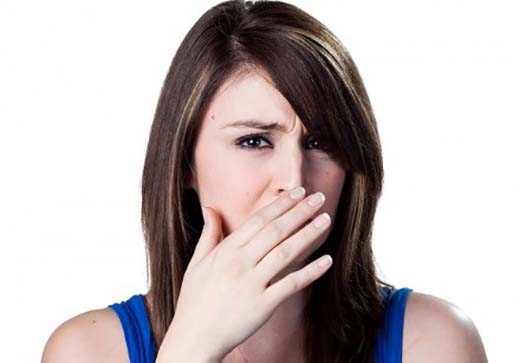 Ra nhiều khí hư màu trắng đục